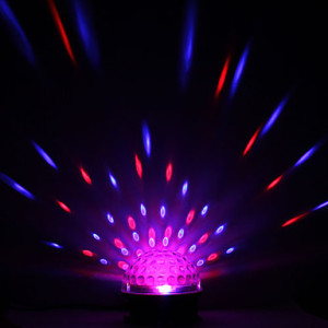 Imagen 1 de Arriendo de Crystal Magic Ball Light DMX 